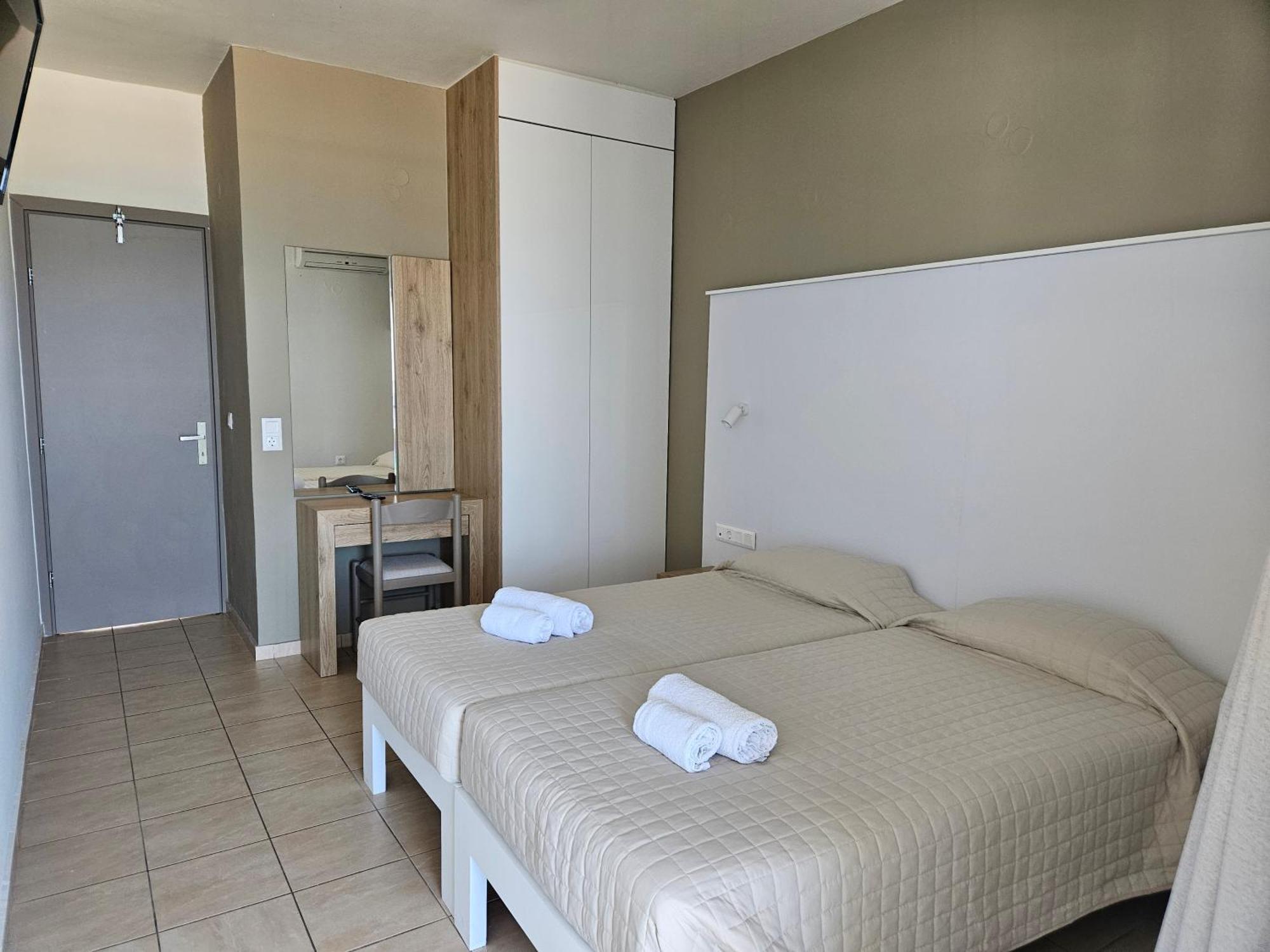 Blue Sky Hotel Apartments Rethymno  Room photo